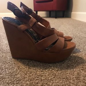 Jessica Simpson wedges